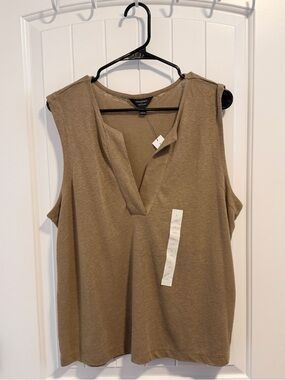 Banana Republic Sleeveless Linen V-Neck Tank in Taupe Brown